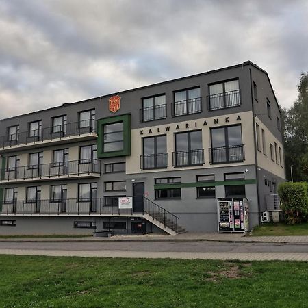 Pawilon Sportowo Turystyczny Kalwarianka Vandrarhem Kalwaria Zebrzydowska Exteriör bild