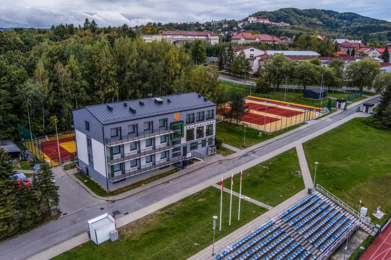 Pawilon Sportowo Turystyczny Kalwarianka Vandrarhem Kalwaria Zebrzydowska Exteriör bild
