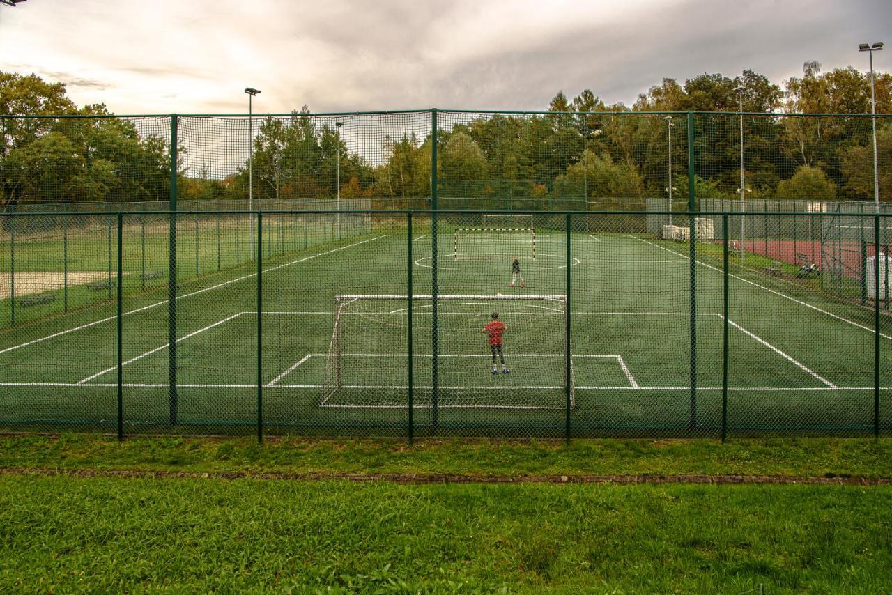 Pawilon Sportowo Turystyczny Kalwarianka Vandrarhem Kalwaria Zebrzydowska Exteriör bild