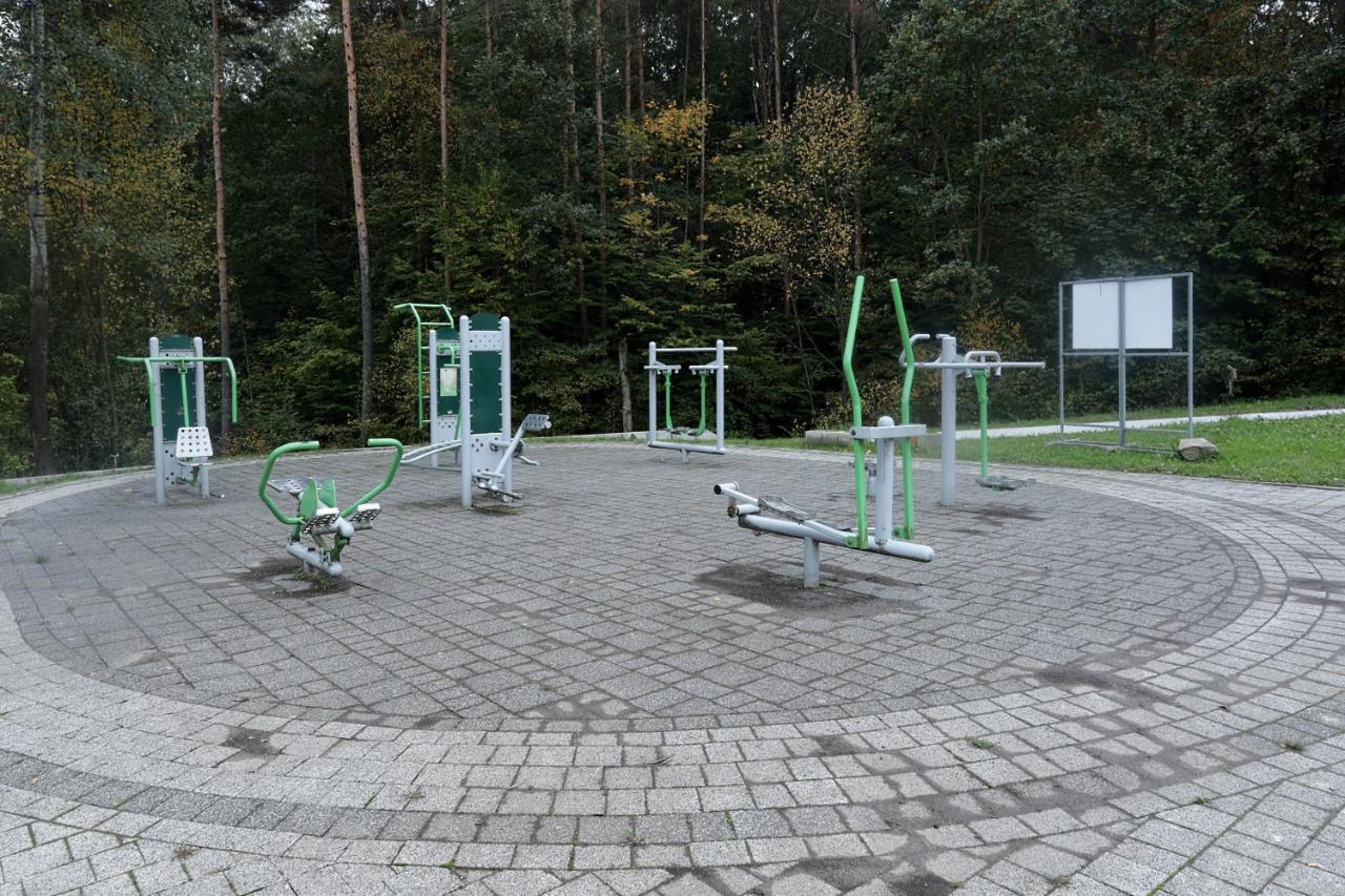 Pawilon Sportowo Turystyczny Kalwarianka Vandrarhem Kalwaria Zebrzydowska Exteriör bild