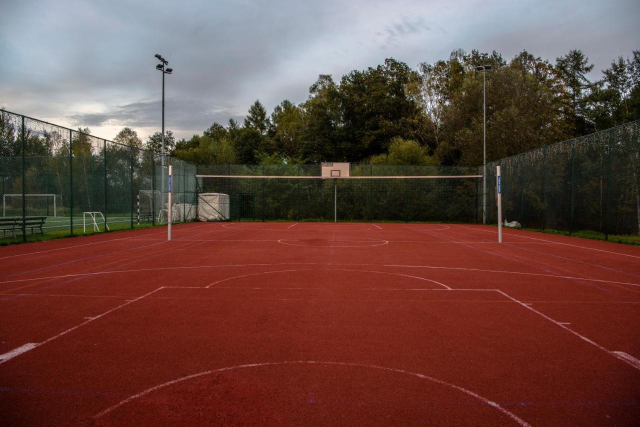 Pawilon Sportowo Turystyczny Kalwarianka Vandrarhem Kalwaria Zebrzydowska Exteriör bild